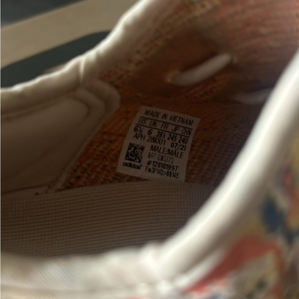 Yeezy's - Picture 7 of 7